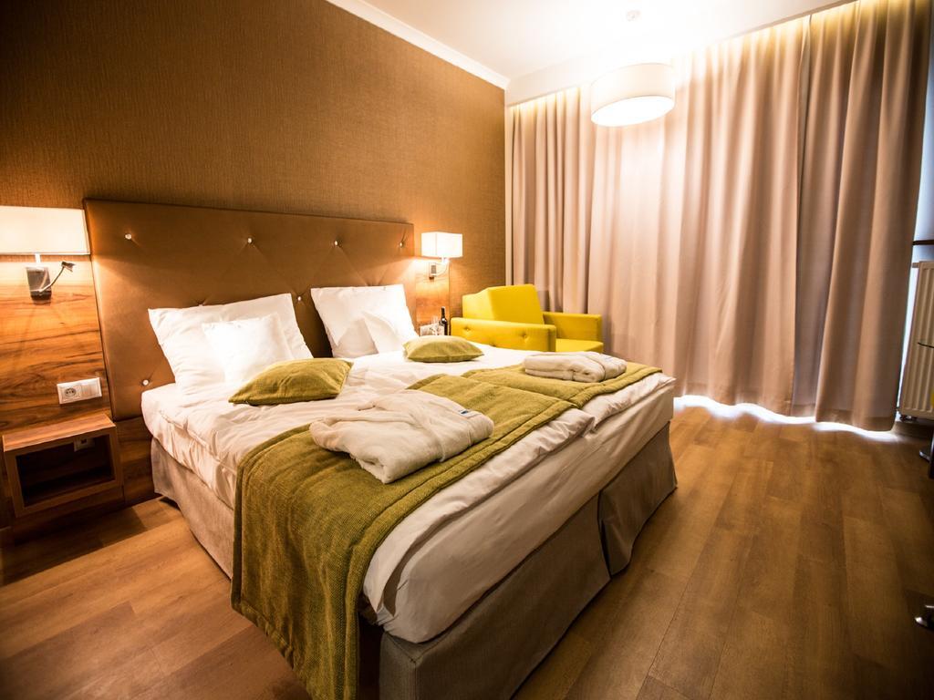 Mineral Hotel Malinowy Raj Solec-Zdrój Buitenkant foto