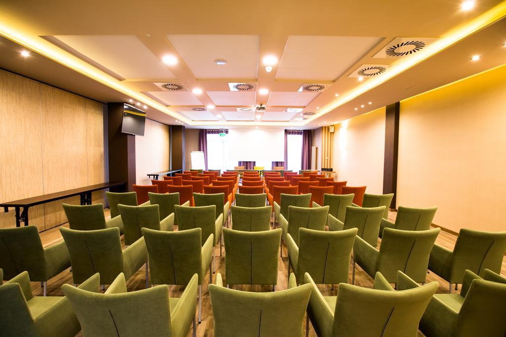 Mineral Hotel Malinowy Raj Solec-Zdrój Buitenkant foto