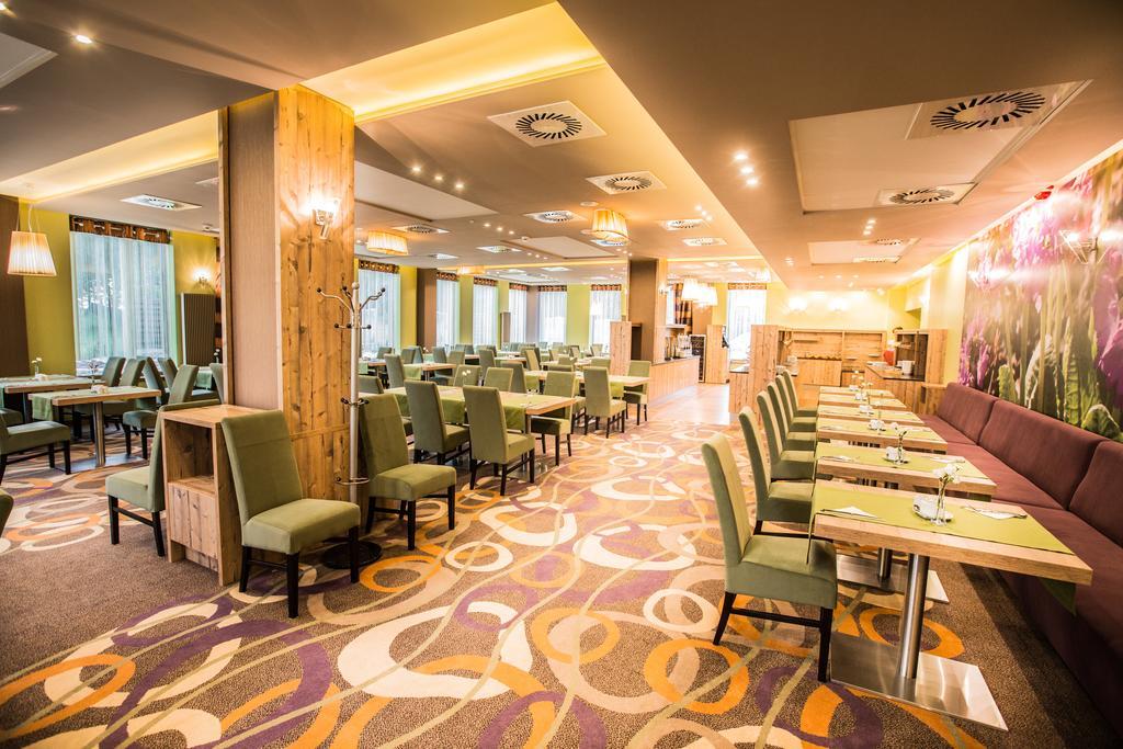 Mineral Hotel Malinowy Raj Solec-Zdrój Buitenkant foto