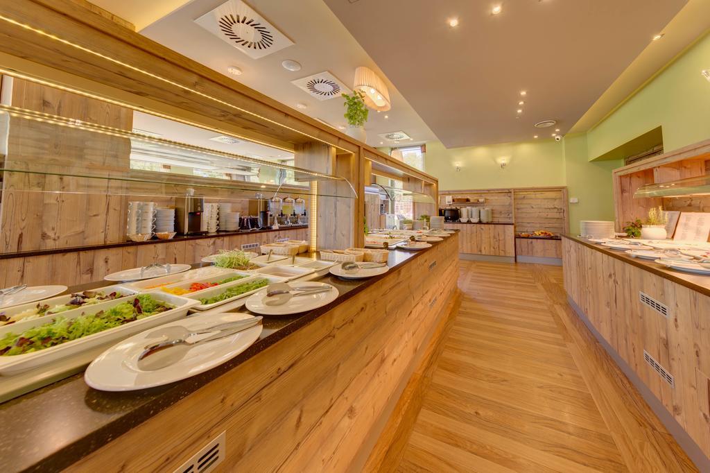 Mineral Hotel Malinowy Raj Solec-Zdrój Buitenkant foto